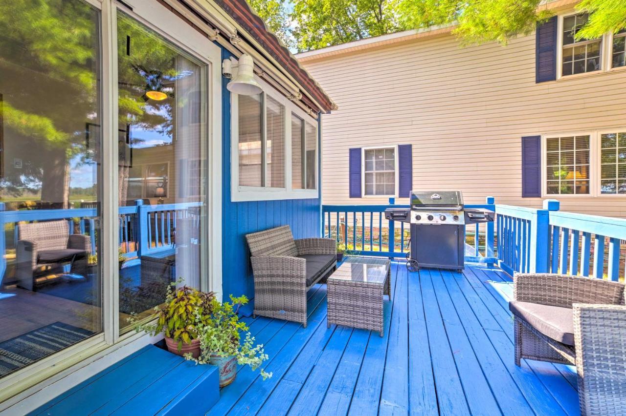 East Tawas Lakefront Getaway With Kayaks And Deck エクステリア 写真