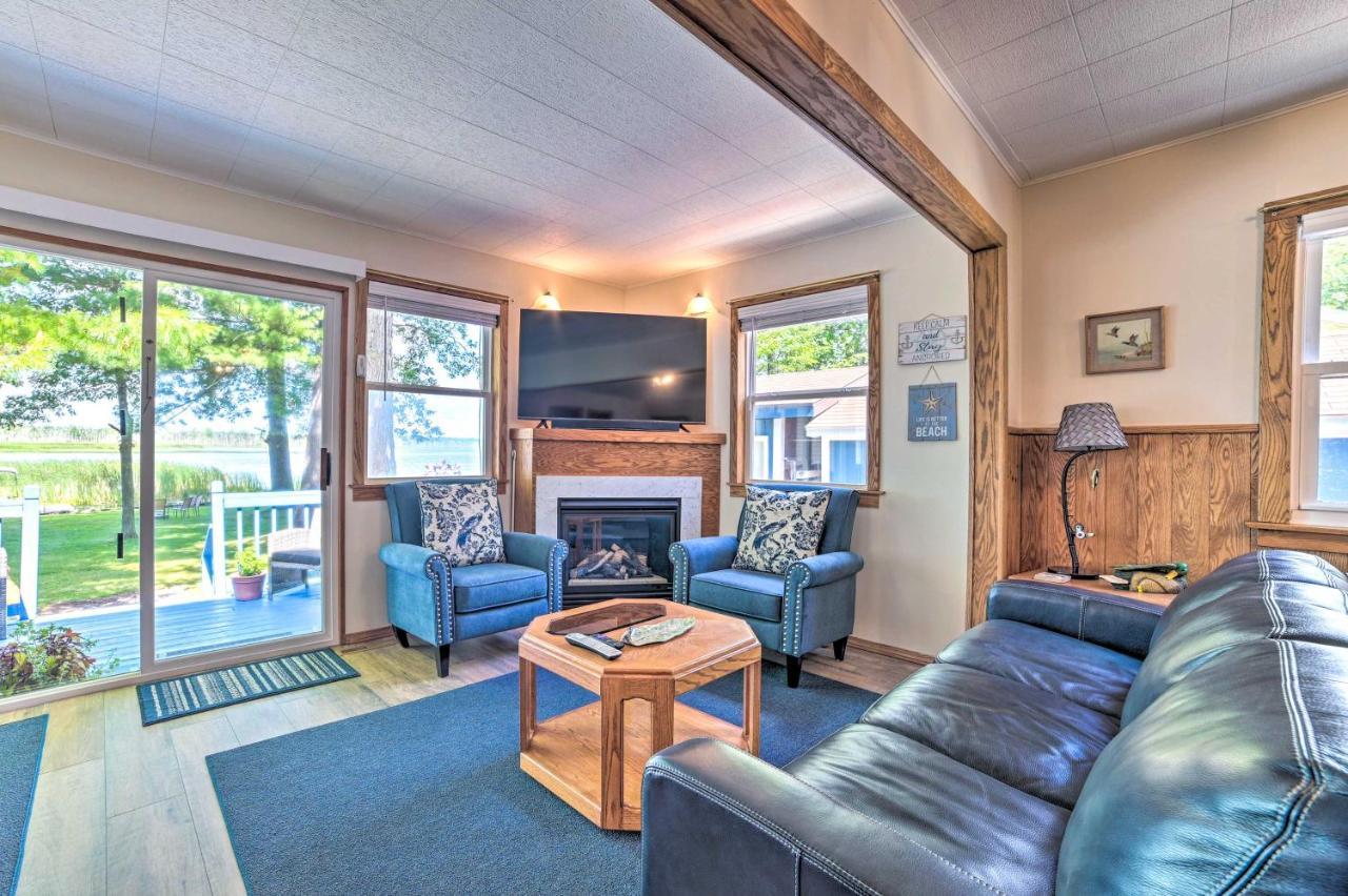 East Tawas Lakefront Getaway With Kayaks And Deck エクステリア 写真