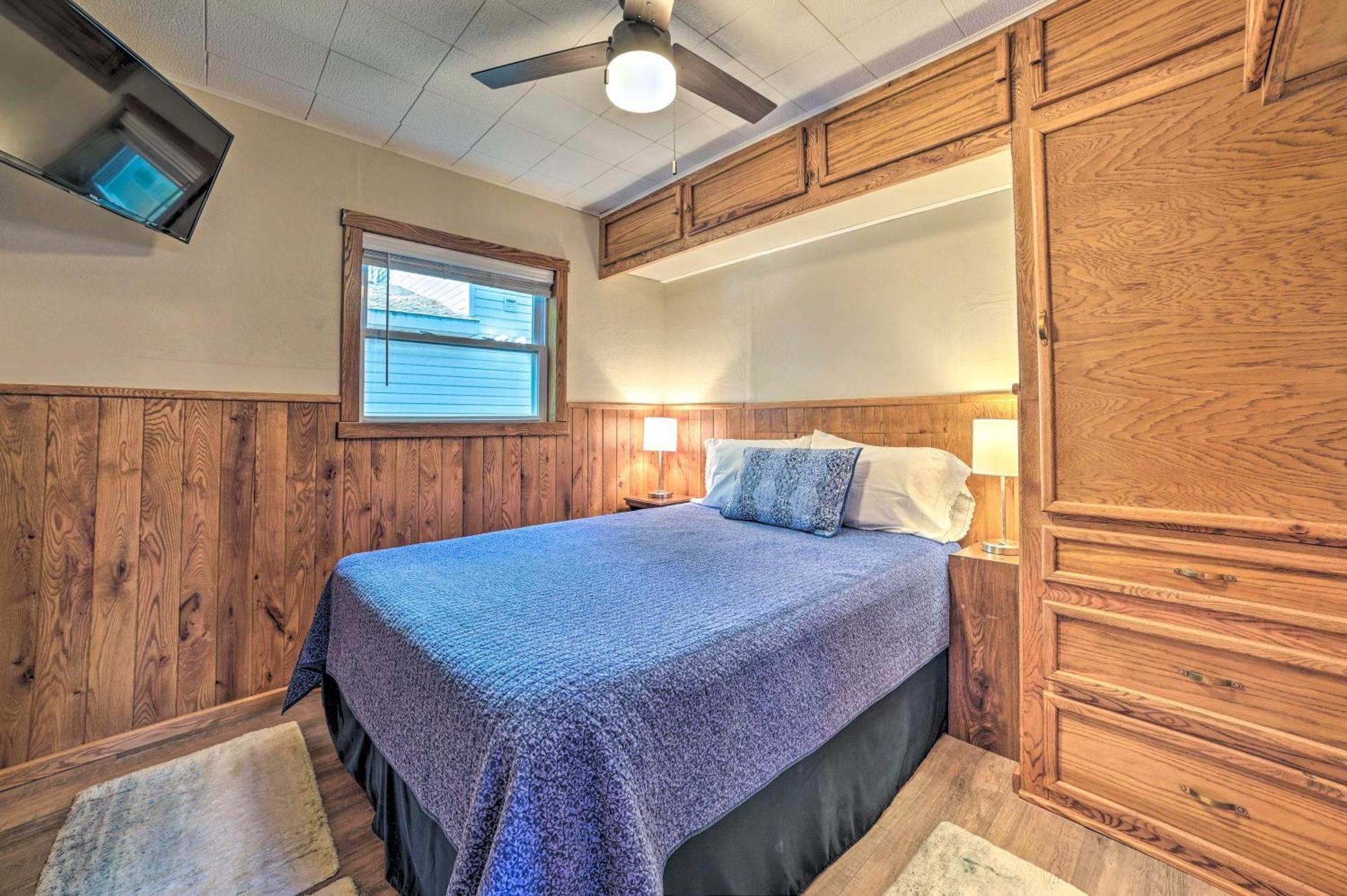East Tawas Lakefront Getaway With Kayaks And Deck エクステリア 写真