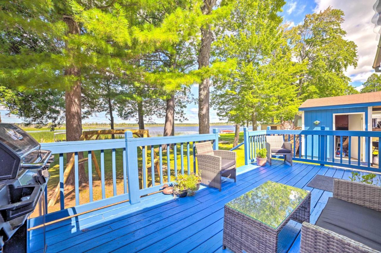 East Tawas Lakefront Getaway With Kayaks And Deck エクステリア 写真