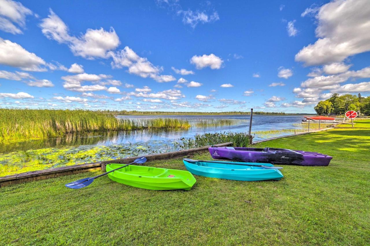 East Tawas Lakefront Getaway With Kayaks And Deck エクステリア 写真