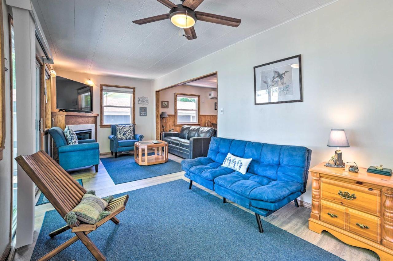 East Tawas Lakefront Getaway With Kayaks And Deck エクステリア 写真